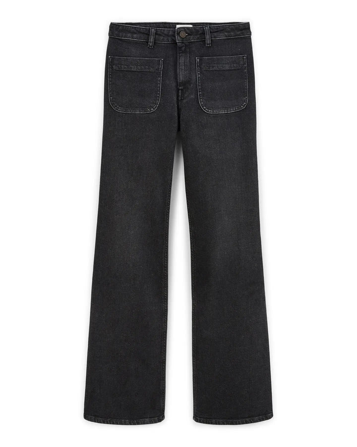 Jean femme en denim 100% coton de couleur gris foncé avec coupe bootcut, poches plaquées à l'avant, tombé fluide et adapté à toutes les morphologies.