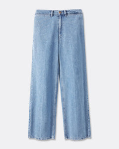 Jean femme en denim coton clair à teinte pastel, coupe droite et large pour un confort et un style décontracté adapté à toutes les morphologies.